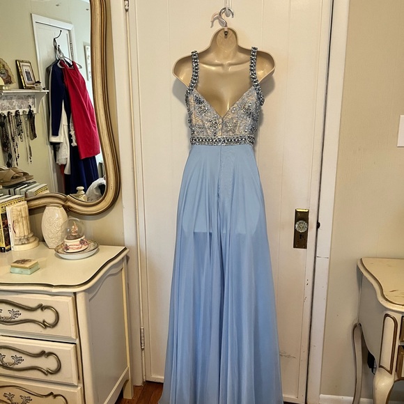 NWT | Sherri Hill Gown!!! - Picture 5 of 15